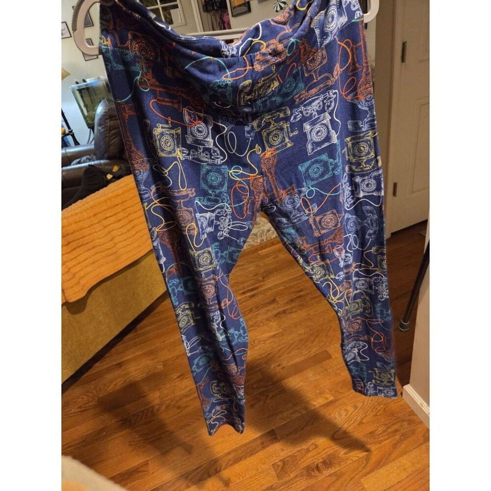 LuLaRoe Tall & Curvy Leggings with Vintage Telephone Print
